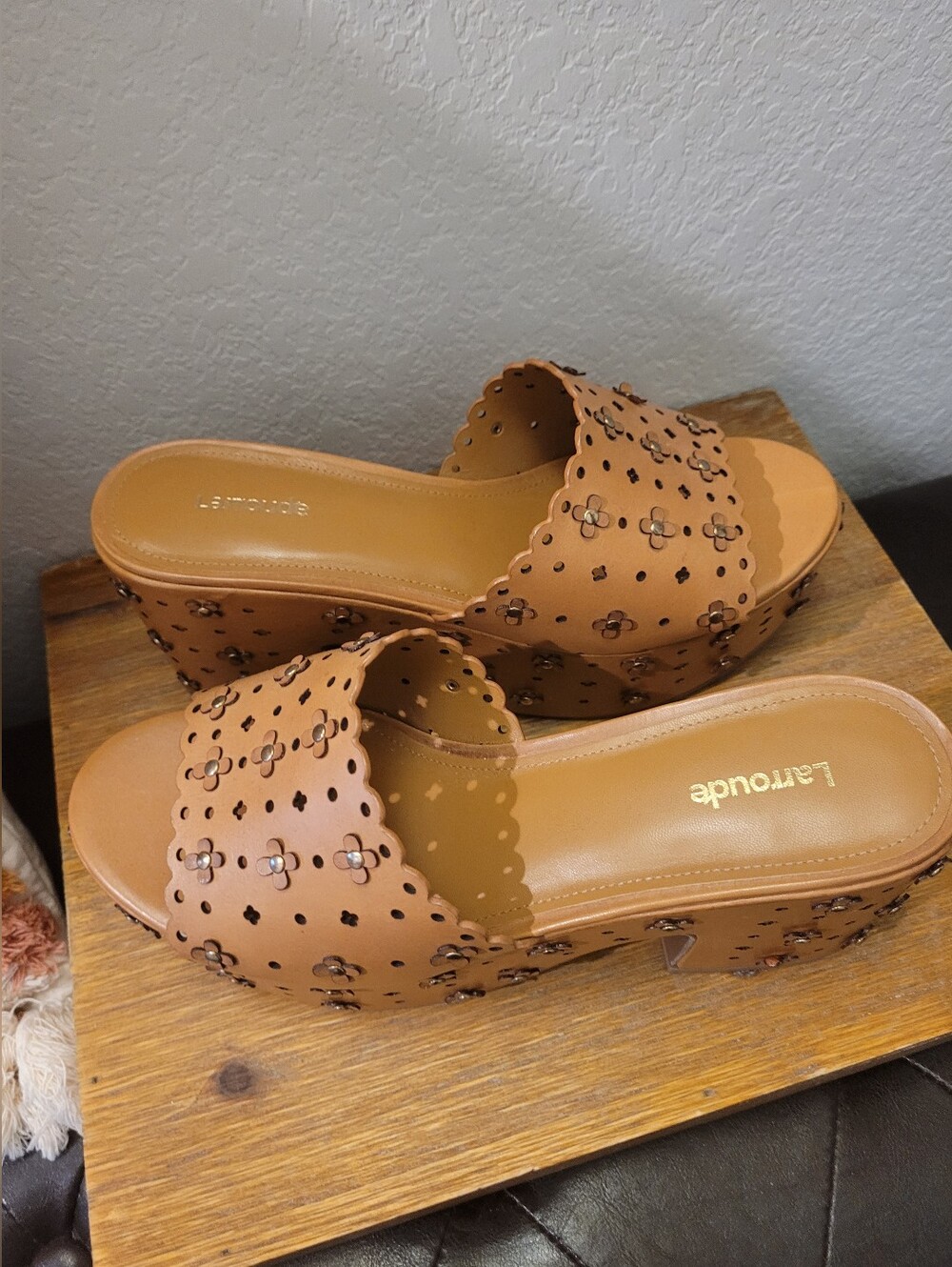 Larroude Brown Floral Laser-Cut Studded Platform Slide Heels, Sz10 - Picture 13 of 15